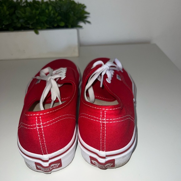 Vans Authentic Skate Shoe - Red
8 womens, 6.5 mens - Picture 5 of 6